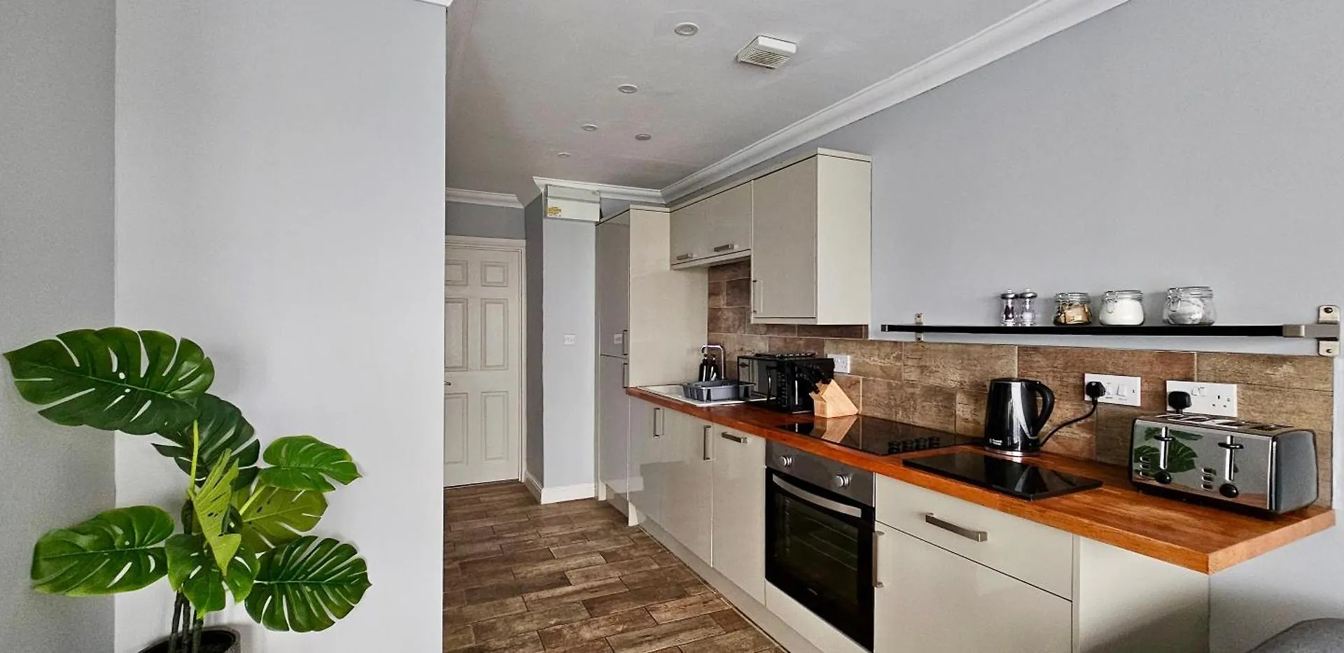 Victoria House By Switchback Stays Cardiff Apartment